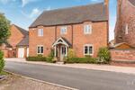 Broomhalls Croft, Alrewas - Stunning Four-Bed Detached in Quiet cul-de-sac.